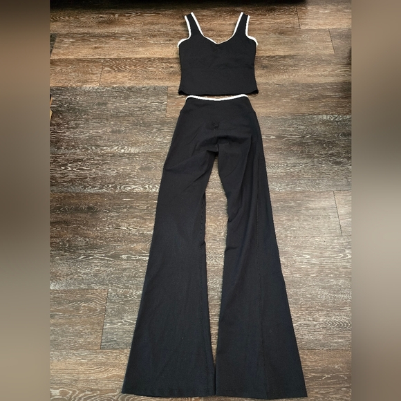 Alo Yoga Airbrush High-Waist Flare Leggin/Alo Yoga Aspire Tank  Size M - Picture 3 of 10